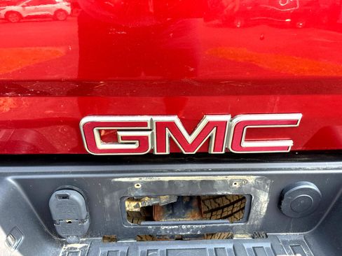 Used 2015 GMC Canyon SLT w/ Driver Alert Package image 16