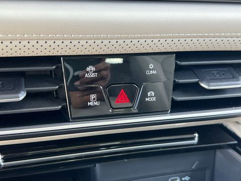 New 2026 Volkswagen Atlas SE image 30