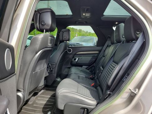 Used 2023 Land Rover Discovery Metropolitan Edition AWD/4WD image 16