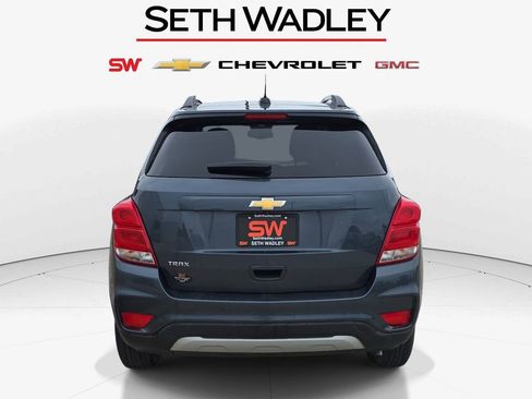 Used 2022 Chevrolet Trax LT w/ LT Convenience Package FWD image 6