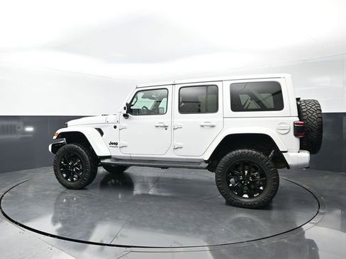 Used 2021 Jeep Wrangler Unlimited Sahara AWD/4WD image 2