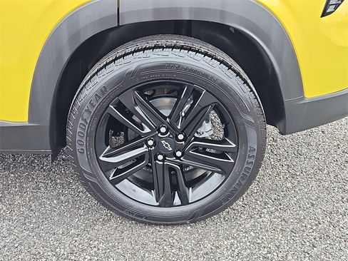 Certified 2025 Chevrolet Trax ACTIV w/ Sunroof Package image 8