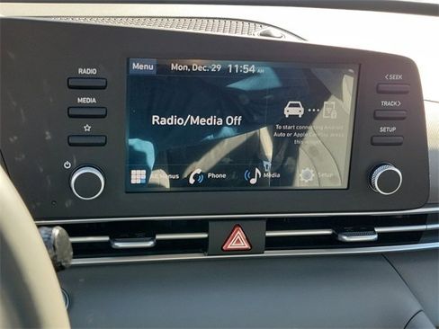 Certified 2025 Hyundai Elantra Sport image 9