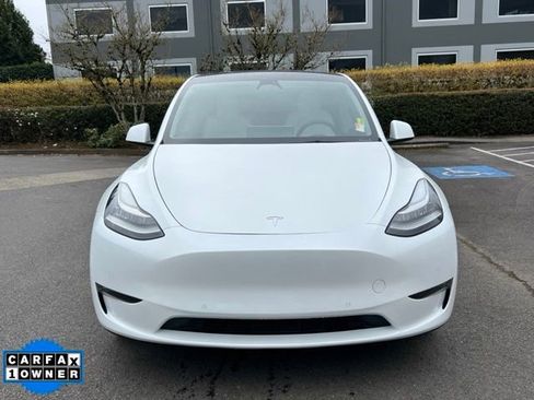 Used 2022 Tesla Model Y Long Range image 2