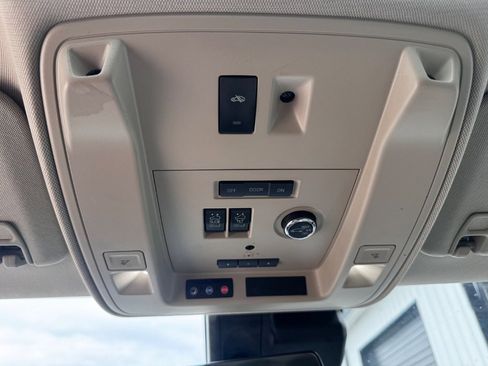 Used 2020 Cadillac Escalade Luxury image 34