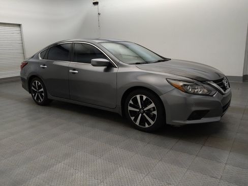 Used 2018 Nissan Altima 2.5 SR FWD image 11