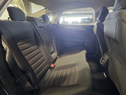 Used 2018 Ford Fusion SE w/ Fusion SE Technology Package FWD image 30