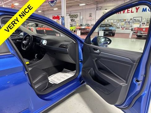 Used 2024 Volkswagen Jetta SE FWD image 34