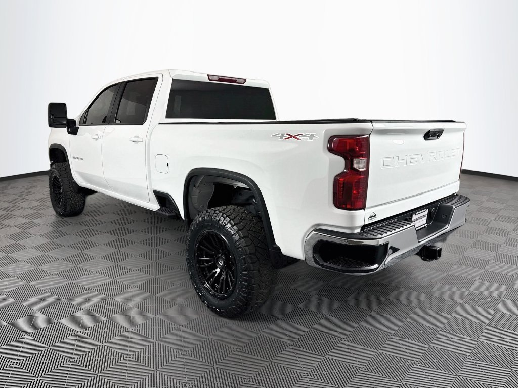Used 2022 Chevrolet Silverado 2500 LT w/ Fleet Comfort Package AWD/4WD image 5