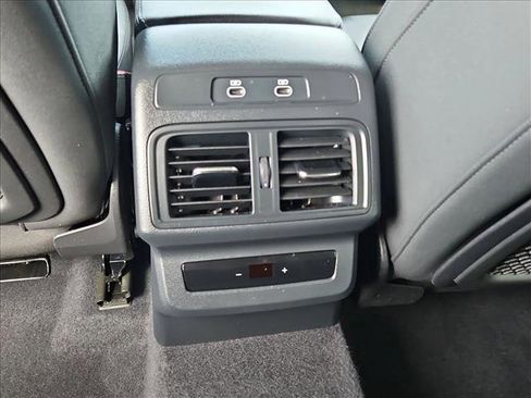 Certified 2025 Audi Q5 Premium w/ Convenience Package image 18