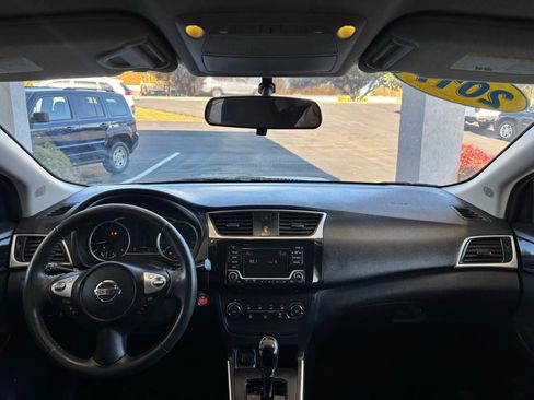 Used 2017 Nissan Sentra SV image 9