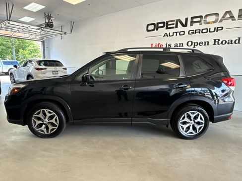 Used 2019 Subaru Forester Premium w/ All-Weather Package AWD/4WD image 4