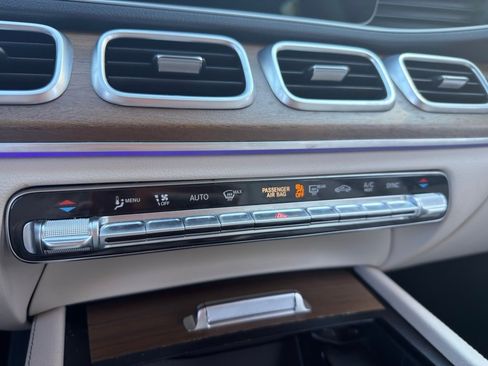 Used 2022 Mercedes-Benz GLE 350 4MATIC w/ Premium Package image 23