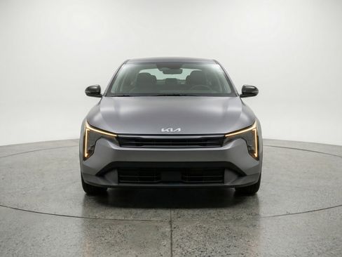 Used 2025 Kia K4 FWD image 2