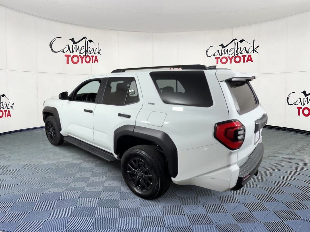 Used 2025 Toyota 4Runner SR5 AWD/4WD image 9