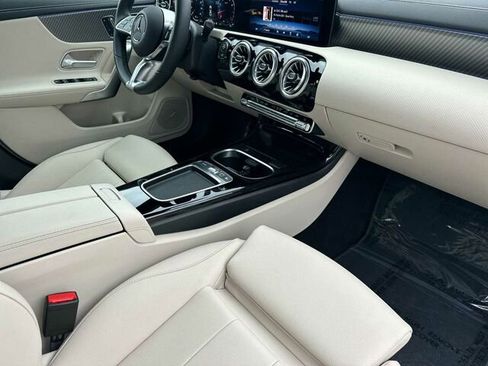 Used 2025 Mercedes-Benz CLA 250 4MATIC image 19