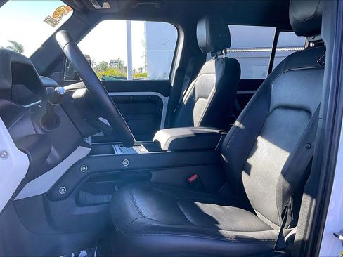 Used 2024 Land Rover Defender 110 X-Dynamic SE image 21