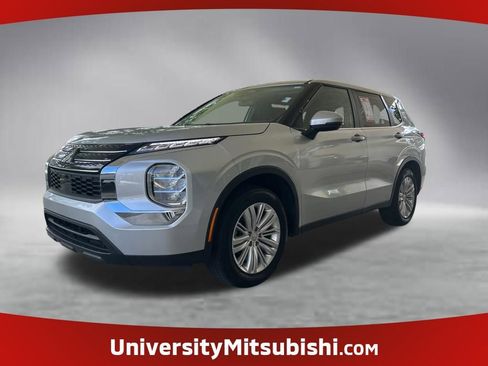 Used 2024 Mitsubishi Outlander ES FWD image 1