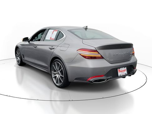 Used 2025 Genesis G70 2.5T image 3