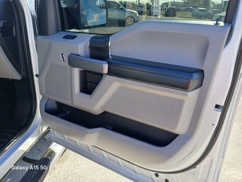 Used 2017 Ford F150 XLT AWD/4WD image 18