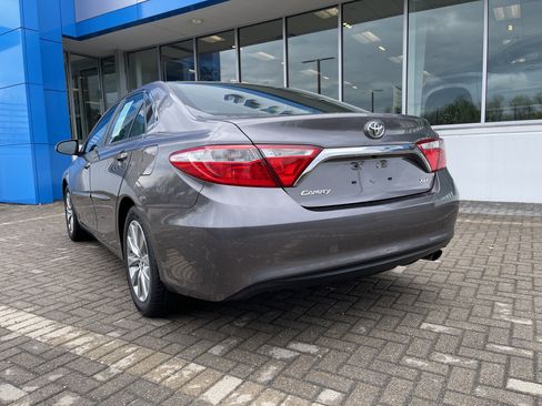 Used 2015 Toyota Camry XLE image 3