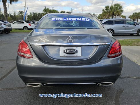Used 2018 Mercedes-Benz C 300 Sedan image 4