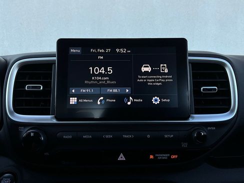 Used 2025 Hyundai Venue SEL image 29