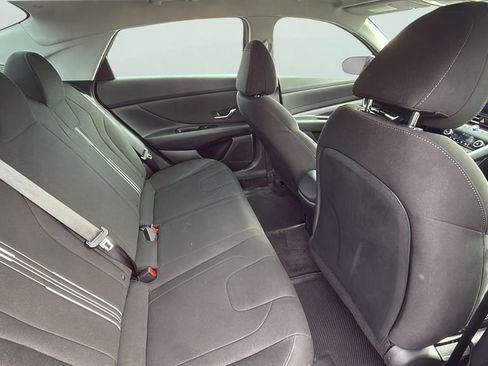 Used 2023 Hyundai Elantra SEL w/ Convenience Package image 17