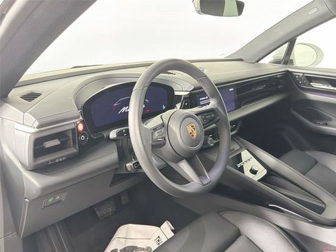 Certified 2025 Porsche Macan 4 Electric RWD image 4