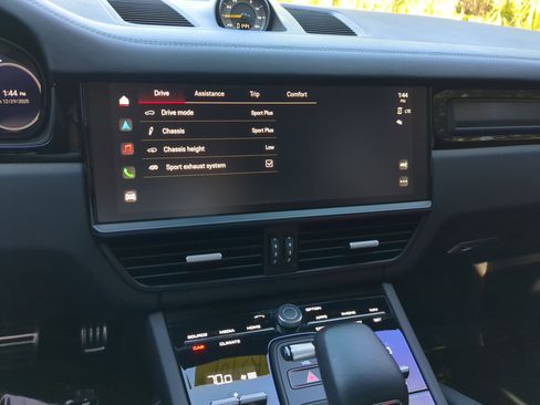 Used 2023 Porsche Cayenne Turbo GT image 26