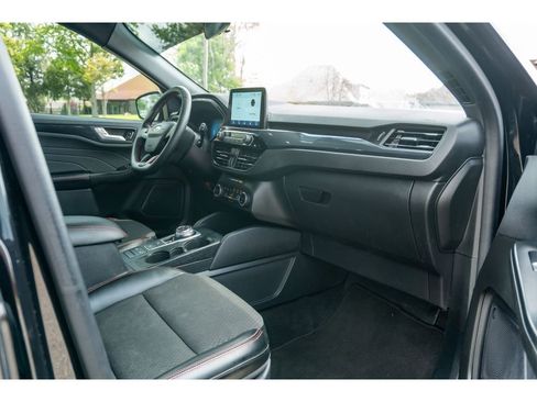 Used 2024 Ford Escape ST-Line FWD image 17