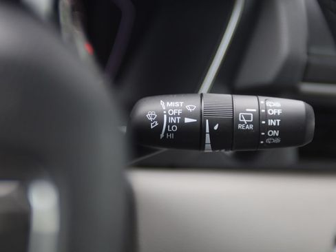 Used 2025 Honda Pilot EX-L image 19