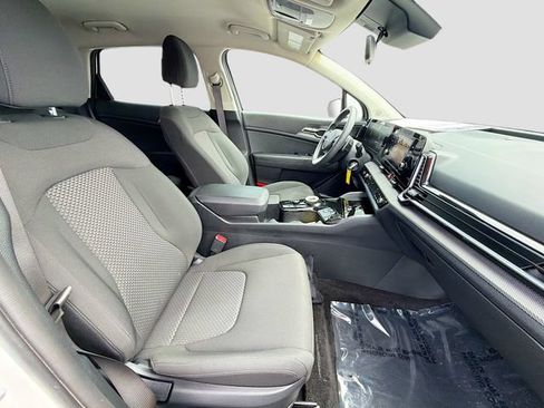 Used 2025 Kia Sportage LX FWD image 26