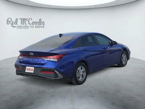 Certified 2025 Hyundai Elantra SE FWD image 5