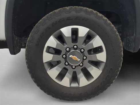 Used 2025 Chevrolet Silverado 2500 Custom w/ Custom Value Package AWD/4WD image 6