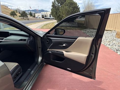 Used 2020 Lexus ES 350 w/ Premium Package FWD image 26