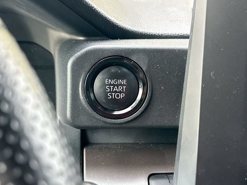 Used 2024 Toyota Tacoma SR5 AWD/4WD image 19