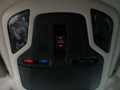 Used 2022 Subaru Outback Limited image 29