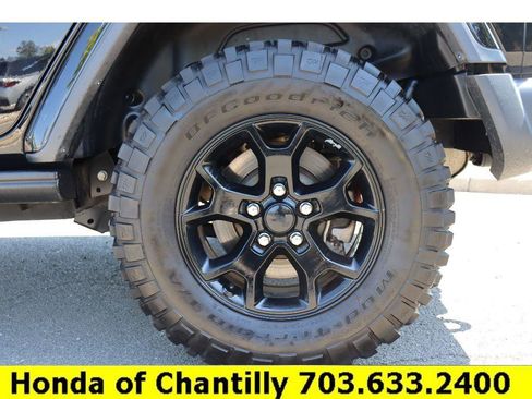 Used 2019 Jeep Wrangler Unlimited Sahara w/ Quick Order Package 24M Moab image 29