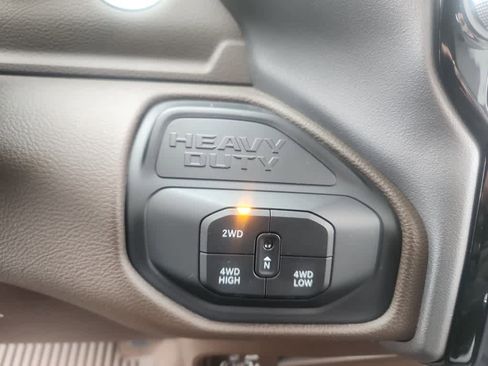 Used 2025 RAM 3500 Laramie w/ Towing Technology Group image 27