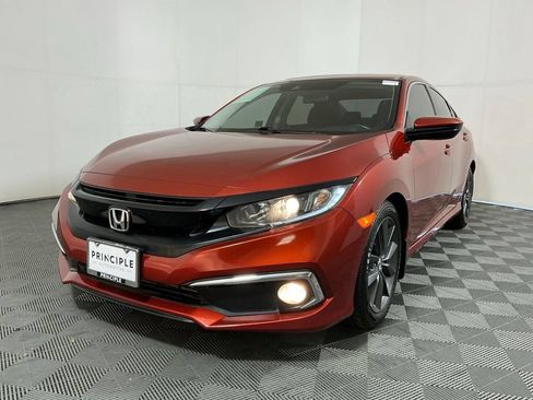 Used 2019 Honda Civic EX image 2
