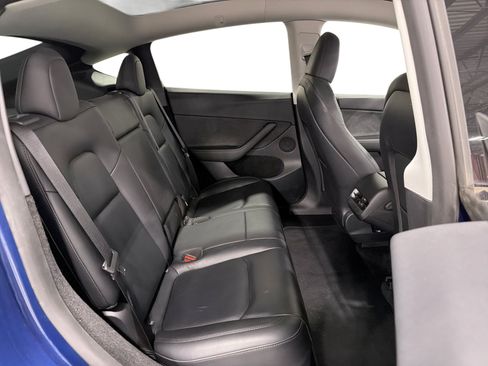 Certified 2023 Tesla Model Y Long Range AWD/4WD image 11