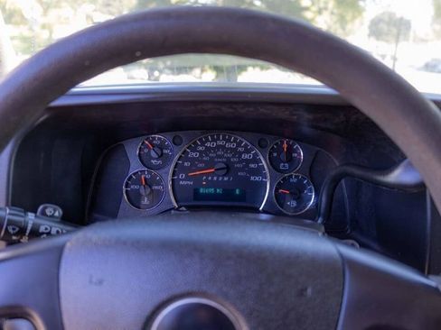 Used 2015 GMC Savana 3500 LS w/ Chrome Appearance Package image 21