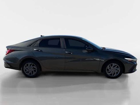 Certified 2024 Hyundai Elantra Blue FWD image 6