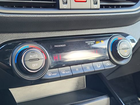 Used 2024 Kia Forte GT-Line image 22