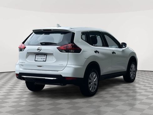 Used 2018 Nissan Rogue S AWD/4WD image 4