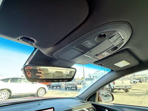 Used 2023 Genesis G70 2.0T AWD/4WD image 33