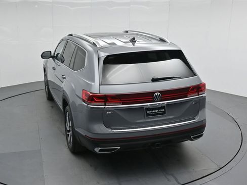 Used 2025 Volkswagen Atlas SEL AWD/4WD image 45