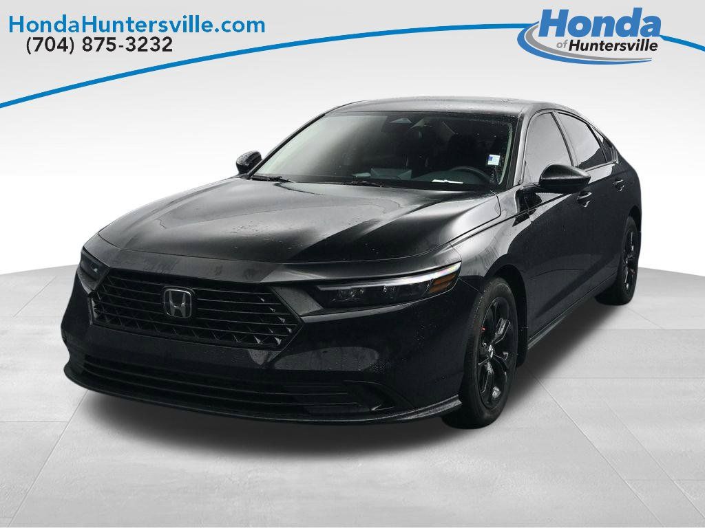 Used 2025 Honda Accord SE image 2