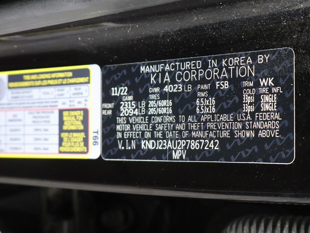 Used 2023 Kia Soul LX w/ LX Technology Package FWD image 42